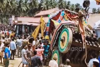 chariot-overturns-at-pollachi-temple-festival