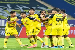 isl 2022  ഐഎസ്എൽ 2022  ആദ്യപാദ സെമിയില്‍ ഹൈദരാബാദിന് ജയം  എടികെയെ തകർത്തത് ഒന്നിനെതിരേ മൂന്നു ഗോളുകൾക്ക്  എടികെ മോഹൻ ബഗാനെ തകർത്ത് ഹൈദരാബാദ് എഫ്‌സി  Hyderabad FC defeats ATK Mohan Bagan  Hyderabad fc vs atk mohun bagan  ഹൈദരാബാദ് എഫ്‌സി എടികെ മോഹൻ ബഗാൻ  Hyderabad defeated ATK by three goals to one