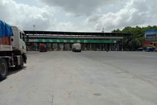 Panniyankara toll plaza  free passes not allowed at Panniyankara toll plaza  പന്നിയങ്കരയിലെ ടോൾ  പ്രദേശവാസികൾക്ക്‌ സൗജന്യ പാസ്‌ അനുവദിച്ചില്ല  പന്നിയങ്കര ടോള്‍ പ്ലാസ തര്‍ക്കം