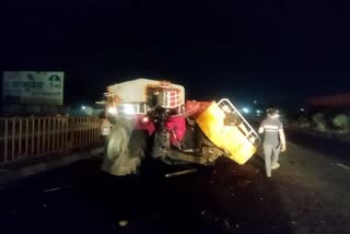 Accident In Maharashtra : ભક્તોના ટ્રેક્ટરને ટ્રકે મારી ટક્કર, 4ના મોત 6 ઘાયલ