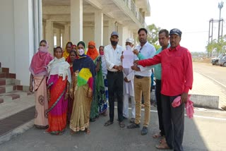women of Balod submitted a memorandum to collector
