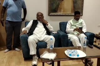 Congress leaders meet