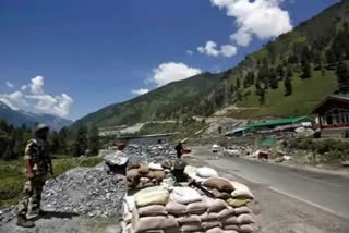 ગલવાનમાં થયેલ ઘટનાને ધ્યાને લઈ ભારત ચીન સરહદ નજીક 32 નવા રસ્તાઓ બનાવી રહ્યું છે