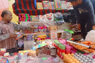 holi-market-decorated-in-uttarakhand