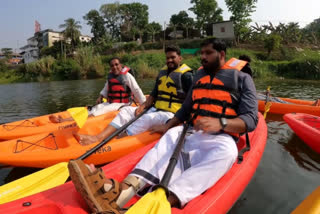 Mukkam Adventure tourism  kayaking at Mukkam  മലയോരത്തെ ഓളപ്പറപ്പില്‍ തുഴവീണു  ഇരുവഴിഞ്ഞിയിൽ കയാക്കിങിന് തുടക്കമായി  kayaking begin at iruvazhinji river