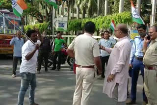 Road Block in Durgapur City Center by Congress for Protest of Jhalda Councilor Murder