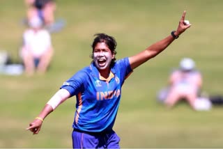 Jhulan Goswami records  Women's World Cup  Jhulan Goswami becomes first woman bowler to claim 250 wickets in ODIs  ജുലൻ ഗോസ്വാമി  ജുലൻ ഗോസ്വാമി റെക്കോഡ്  ജുലൻ ഗോസ്വാമി ഏകദിനത്തില്‍ 250 വിക്കറ്റുകള്‍  ജൂലന്‍ ഗോസ്വാമി  വനിത ലോകകപ്പ്