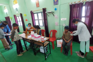 children-got-covid-vaccination-in-uttarakhand