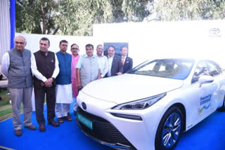 Toyota Kirloskar Motor claimed that Toyota Mirai is powered by a hydrogen fuel cell battery pack and capable of providing a range up to 650 km in a single charge, with a refuelling time of five minutes.