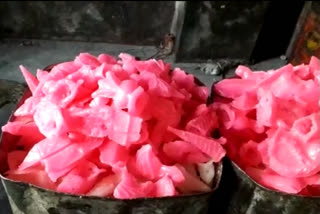 low demand of traditional holi sweet mothh, makers facing problem