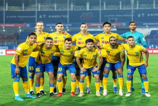 ISL Final 2021-22  Kerala Blasters  കേറി വാടാ മക്കളേ  കലാശപ്പോരിൽ ബ്ലാസ്റ്റേഴ്‌സിന് മഞ്ഞ ജേഴ്‌സി ലഭിക്കില്ല  ISL Final | Kerala Blasters can't wear yellow jersey in final  Kerala blasters vs Hyderabad FC  കേരള ബ്ലാസ്‌റ്റേഴ്‌സ് ഹൈദരാബാദ് എഫ്‌സി  ആരാധകരെ ഫൈനലിന് ക്ഷണിച്ച് വുകോമനോവിച്ച്  Vukomanovic invites fans to the finaത  manjappada