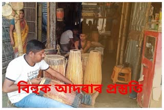 dhol-makers-are-busy-making-dhol-before-rangali-bihu