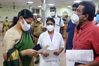 Health Minister veena george  Health Minister veena george visited thiruvananthapuram Medical College  thiruvananthapuram Medical College  തിരുവനന്തപുരം മെഡിക്കല്‍ കോളജ്  തിരുവനന്തപുരം മെഡിക്കല്‍ കോളജില്‍ ആരോഗ്യമന്ത്രിയുടെ മിന്നല്‍ സന്ദര്‍ശനം  ആരോഗ്യമന്ത്രി വീണാ ജോര്‍ജ്  വീണാ ജോര്‍ജ്