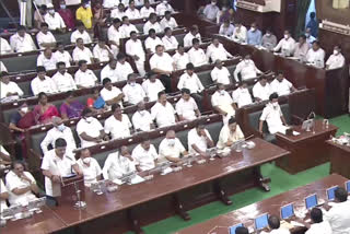 aiadmk-walks-out-in-tamilnadu-budget-session