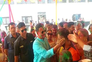 Firhad Hakim Celebrates holi