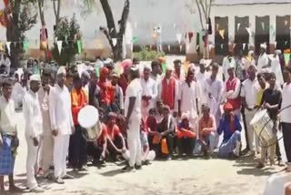 Prisoners celebrated Holi in indore central jail