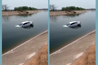 car fell down in sagar left canal