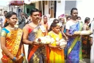Saree clad men celebrate Holi as a part of age-old tradition in this village
