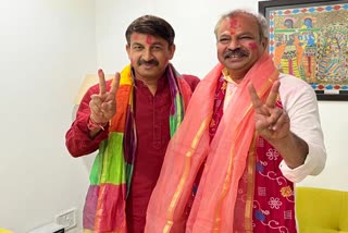 Adesh Gupta wishes Happy Holi to Manoj Tiwari