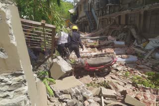 Slab collapse in Surat: સુરતમાં સ્લેબ ધરાશાય થતા બે લોકોના મોત