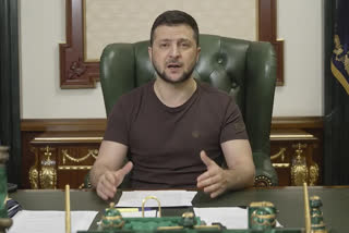 Zelenskyy suspends parties with Russian links  Volodymyr Zelenskyy suspend activities of 11 political parties with links to Russia  Ukraine Russia War  റഷ്യന്‍ പ്രസിഡന്‍റ്  റഷ്യന്‍ അധിനിവേശം  സെലന്‍സ്‌കി