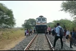 chennai palakkad Express breakdown in Palani