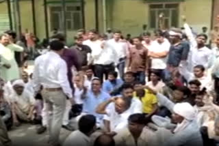 Protest of villagers in 55 year old man in Alwar
