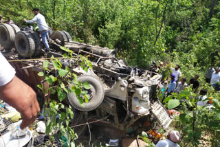Truck carrying pilgrims falls in a ditch killing two, 30 injured in Himachal