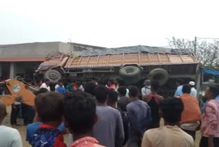 road accident in Gumla