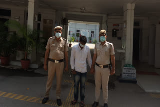 Sarojani nagar police arrested accused in delhi