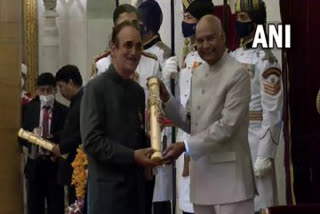 Ghulam Nabi Azad receives his Padma Bhushan
