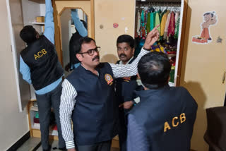 ACB raid on BDA officers home and offices, ACB raid conduct in Bangalore, ACB raid in Bengaluru, Bengaluru crime news, ಬಿಡಿಎ ಅಧಿಕಾರಿಗಳ ಮನೆ ಮತ್ತು ಕಚೇರಿ ಮೇಲೆ ಎಸಿಬಿ ದಾಳಿ, ಬೆಂಗಳೂರಿನಲ್ಲಿ ಎಸಿಬಿ ದಾಳಿ, ಬೆಂಗಳೂರು ಅಪರಾಧ ಸುದ್ದಿ,