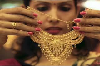 GOLD Price  gold price in kerala  reasons for gold price hike  gold price for one gram  കേരളത്തിലെ സ്വര്‍ണവില  സ്വര്‍ണവില വര്‍ധനവിന്‍റെ കാരണങ്ങള്‍  സ്വര്‍ണവിലയും യുക്രൈന്‍ റഷ്യ യുദ്ധവും