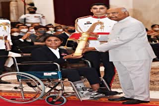 Vandana Katariya  Avni Lekhara  Padma Shree  Ramnath Kovind  President  Hockey Player Vandana Katariya  vandana kataria honored with padma shri  खेल समाचार  Sports News