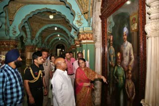 governor-thavarchand-gehlot-visited-mysore-palace