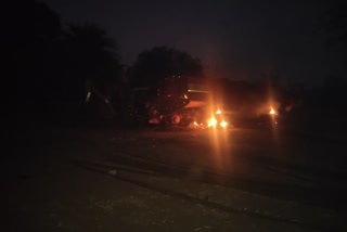 Naxalites burnt vehicles engaged in road construction in Kanker