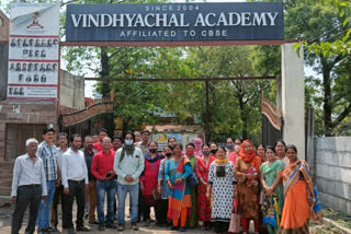 Bhopal failed students parents protest against school