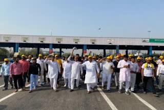 sanyukt ahir regiment morcha protest  protest for ahir regiment in indian army  delhi gurugram expressway traffic latest  യാദവ വിഭാഗം പ്രത്യേക റെജിമെന്‍റ്  സംയുക്ത അഹിർ റെജിമെന്‍റ് മോർച്ച പ്രതിഷേധ മാര്‍ച്ച്  ഡൽഹി-ഗുരുഗ്രാം എക്‌സ്‌പ്രസ്‌വേ ഗതാഗതക്കുരുക്ക്