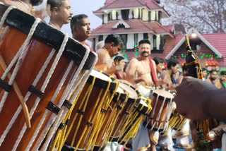 തിരുനക്കര പൂരത്തിൽ മേളത്തിരയിളക്കി നടൻ ജയറാം  actor jayaram in thirunnakkara  jayaram panchavadhyam  jayaram enthralls by performing Panchavadyam in thirunnakara in kotaya  തിരുന്നക്കര ഉത്സവത്തില്‍ ജയറാമിന്‍റെ പഞ്ചവാദ്യം  തിരുന്നക്കര ഉത്സവത്തില്‍ ജയറാം  അമ്പല ഉത്സവത്തില്‍ ജയറാം