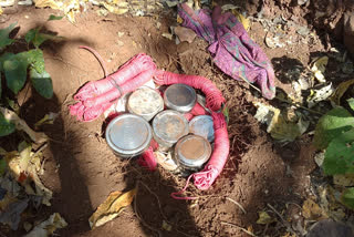 chaibasa police recovered 6 bomb