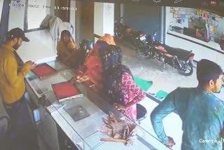Satna theft incident caught on CCTV