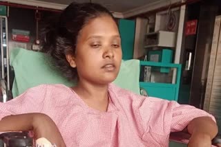 Doctors allegedly left cotton swab in Odisha woman's abdomen  doctor left cotton swab in stomach  Doctor negligence during obstetric surgery  പ്രസവ ശസ്ത്രക്രിയ ഡോക്‌ടറുടെ അനാസ്ഥ  യുവതിയുടെ വയറിനകത്ത് പഞ്ഞി  റായഗഡ ജില്ല ഹെഡ്‌ക്വാർട്ടേഴ്‌സ് ആശുപത്രി