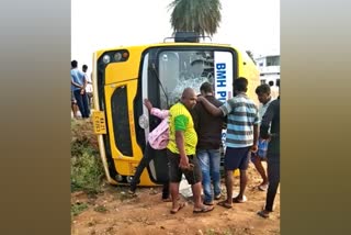 School bus overturning at Shravanabelagola