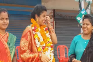 BJD's winning candidate burst into tears in bhubaneswar