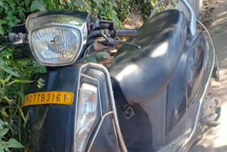 car and scooty collision in mussoorie