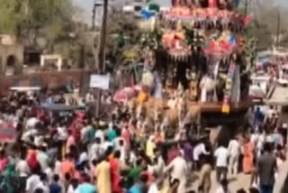 Devotees throng to pull grand chariot of Lord Rangamannar in Vrindavan