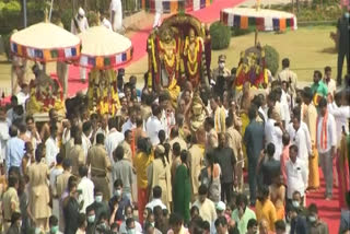 Started Yadadri Temple Reopening process and cm kcr is the first devotee to start