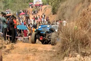 Four Wheel Off Road Racing  Four Wheeler Off Road Jeep Racing conducted in Kozhikode  Kozhikode news  ഫോർ വീൽ ജീപ്പ് ഓഫ് റോഡ് മോട്ടോർ റേസിങ്  കോഴിക്കോട് ഫോർ വീൽ ജീപ്പ് ഓഫ് റോഡ് റേസിങ്