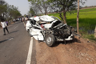 Five were killed in road accident in Telangana  Five were killed in road accident in Kamareddy  Kamareddy crime news  Telangana accident news  ತೆಲಂಗಾಣದಲ್ಲಿ ಭೀಕರ ರಸ್ತೆ ಅಪಘಾತದಲ್ಲಿ ಐವರು ಸಾವು  ಕಾಮರೆಡ್ಡಿ ರಸ್ತೆ ಅಪಘಾತದಲ್ಲಿ ಐವರು ಸಾವು  ಕಾಮರೆಡ್ಡಿ ಅಪರಾಧ ಸುದ್ದಿ  ತೆಲಂಗಾಣ ಅಪಘಾತ ಸುದ್ದಿ