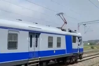 इलेक्ट्रिक ट्रेन का सफल परीक्षण